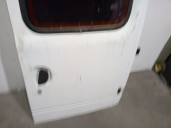 Recambio de puerta trasera derecha para maxus 3.9t 17s 120 m-bus vespino 130e referencia OEM IAM 5610917  
