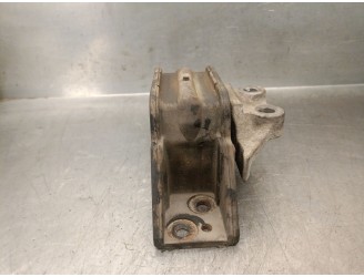 Recambio de soporte motor izquierdo para maxus 3.9t 17s 120 m-bus vespino 130e referencia OEM IAM 521130017 