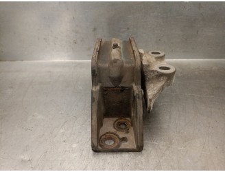 Recambio de soporte motor derecho para maxus 3.9t 17s 120 m-bus vespino 130e referencia OEM IAM 521130017 