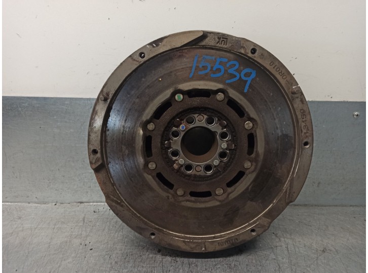 Recambio de volante motor para toyota verso comfort referencia OEM IAM 134500R010 