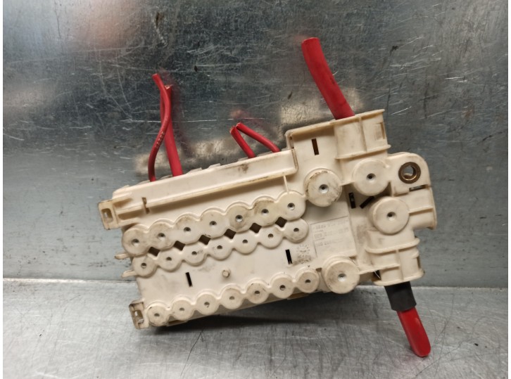 Recambio de caja reles / fusibles para bmw serie 5 berlina (e39) 525tds referencia OEM IAM 61138370640 