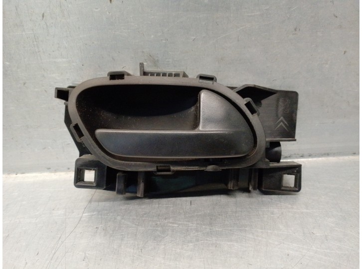 Recambio de maneta interior delantera derecha para citroën jumpy combi 1.6 blue-hdi fap referencia OEM IAM 96555514XT 6 PUERTAS