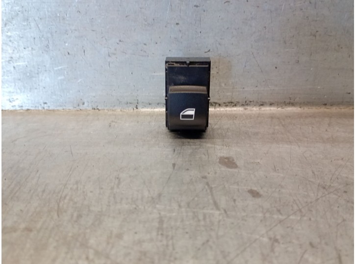 Recambio de mando elevalunas delantero derecho para bmw 3 touring (f31) 330 d xdrive referencia OEM IAM 9208107 61319208107 