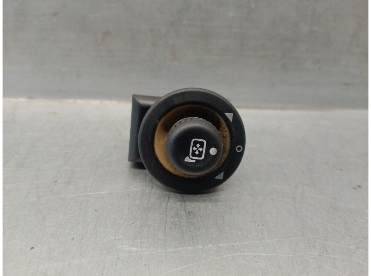 Recambio de mando retrovisor para land rover discovery 2.7 td v6 cat referencia OEM IAM YUF500010 03930351 