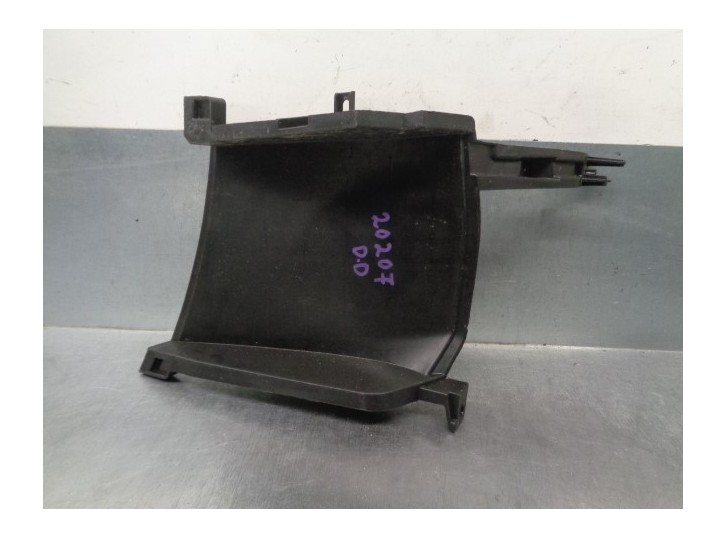 Recambio de molduras delanteras para hyundai i30 (pde, pd, pden) 1.0 t-gdi referencia OEM IAM 86567G4DA0  