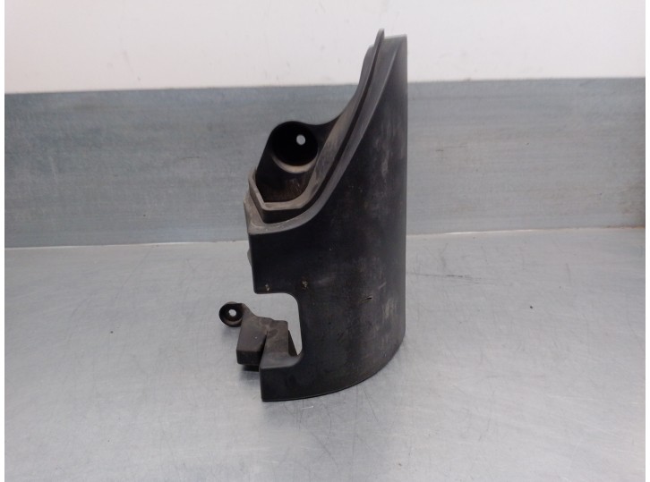 Recambio de molduras traseras para renault kangoo 1.5 dci diesel referencia OEM IAM 8200557183 INFERIOR DERECHO