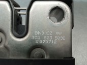 Replacement hood latch for Volkswagen Passat B6 Variant (3C5) 2.0 TDI 16V OEM IAM reference 3C1823509D 3C1823509E 