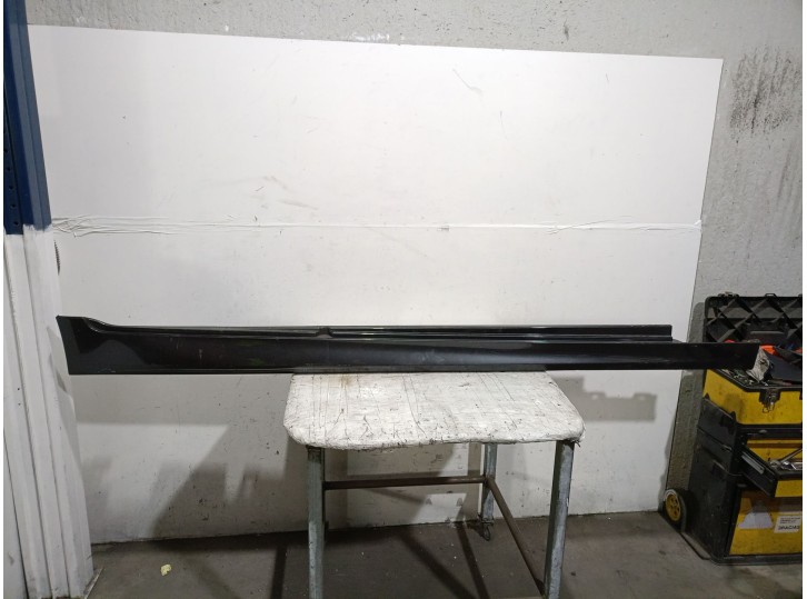 Recambio de faldon lateral para bmw 5 (f10) 530 d referencia OEM IAM 51778048686 51778048686 