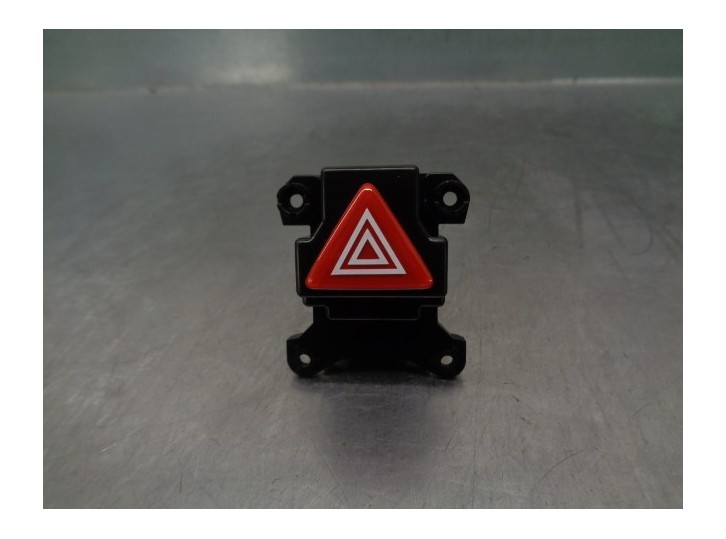 Replacement hazard warning switch for Hyundai i30 (PDE, PD, PDEN) 1.0 T-GDi OEM IAM reference 93730G4AA0 