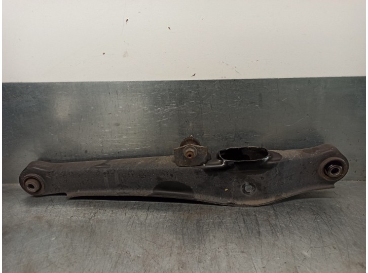 Recambio de brazo suspension inferior trasero derecho para mitsubishi asx (ga0w) 1.6 cat referencia OEM IAM 4113A125  