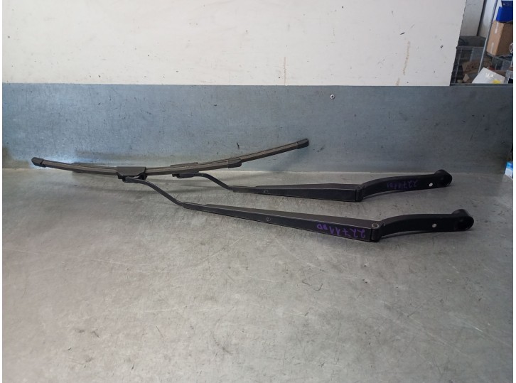 Replacement right front wiper arm for DR DR 5.0 SUV 1.5 OEM IAM reference J685205141 J685205141 