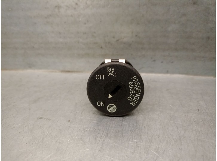 Recambio de interruptor para bmw 2 active tourer (f45) 218 d referencia OEM IAM 61319326501  9326501