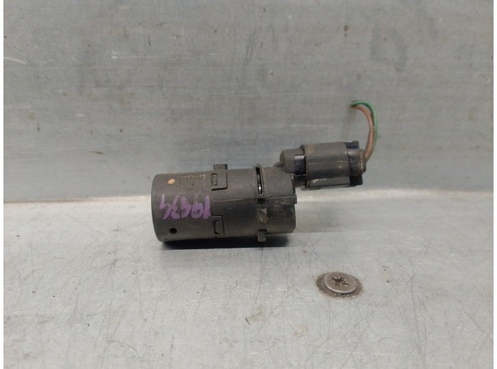 Recambio de sensor de aparcamiento para land rover discovery 2.7 td v6 cat referencia OEM IAM 5687755 YDB500301 VALEO