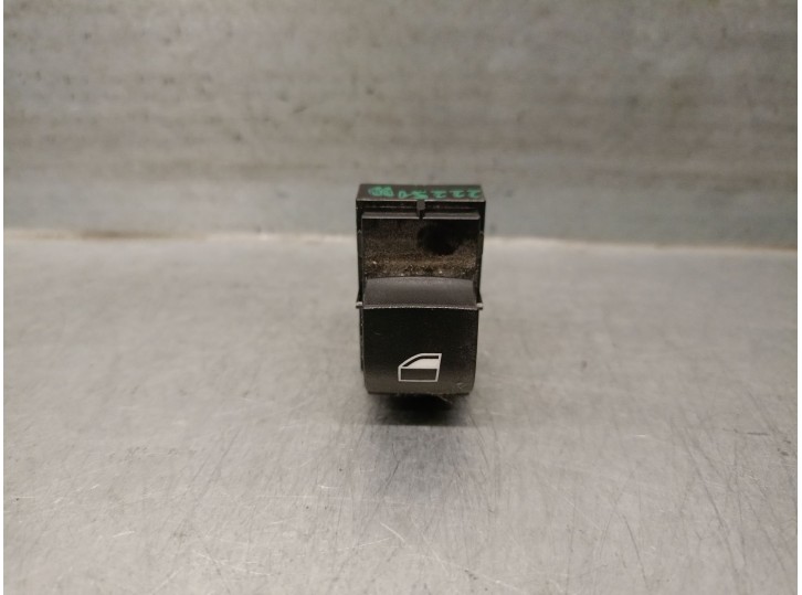 Recambio de mando elevalunas delantero derecho para bmw 2 active tourer (f45) 218 d referencia OEM IAM 9208107 61319208107 