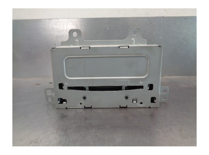 Replacement audio system / CD radio for Chevrolet Cruze 1.6 CAT OEM IAM reference 22776285 
