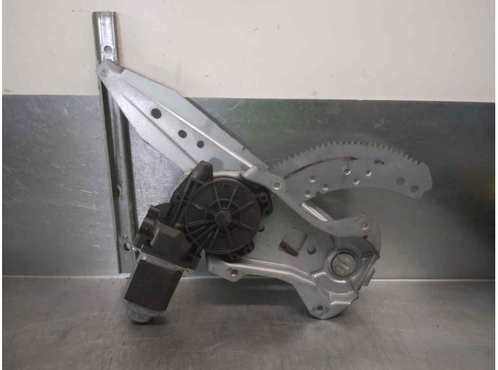 Recambio de elevalunas trasero derecho para nissan note (e11e) visia referencia OEM IAM 827009U00B 2 PINES 5 PUERTAS