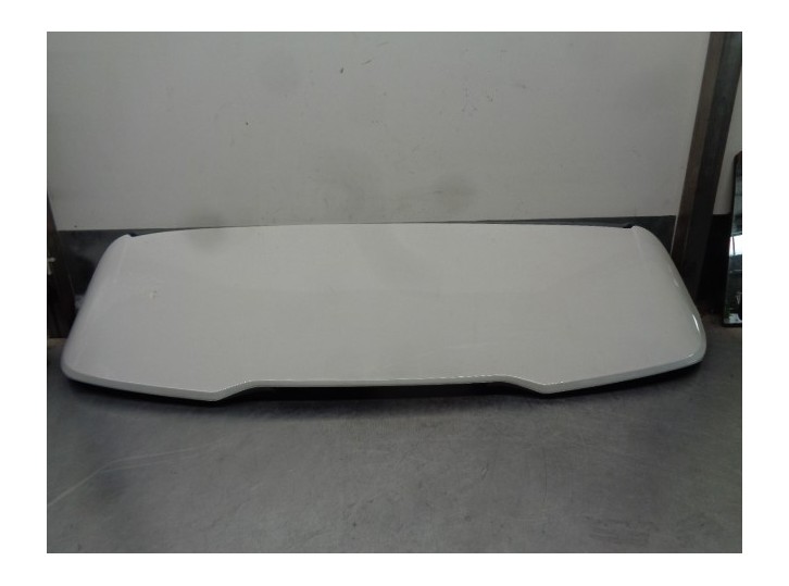 Recambio de aleron trasero para volvo v40 básico referencia OEM IAM 31253973 