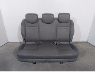 Recambio de asientos traseros para ssangyong rodius 2.7 turbodiesel cat referencia OEM IAM 4782525 CUERO GRIS 5 PUERTAS