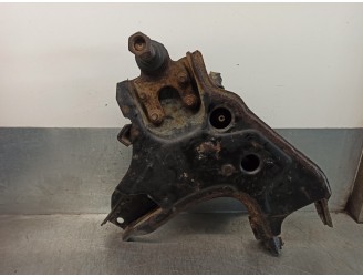 Recambio de brazo suspension inferior delantero derecho para nissan terrano/terrano.ii (r20) 2.7 turbodiesel referencia OEM IAM 