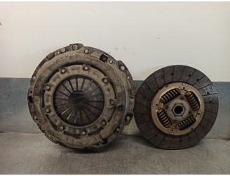 Recambio de kit embrague para nissan terrano/terrano.ii (r20) 2.7 turbodiesel referencia OEM IAM 302102X91A 699849 VALEO