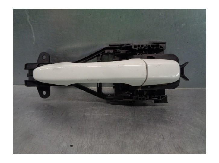 Replacement rear left exterior door handle for Volvo V40 basic OEM IAM reference 31440084 31440086 