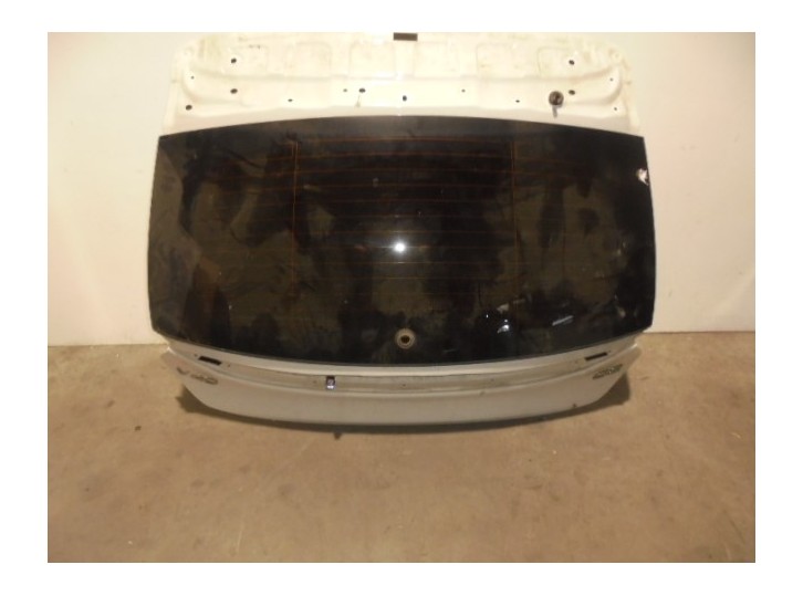 Recambio de porton trasero para volvo v40 básico referencia OEM IAM BLANCO 5 PUERTAS