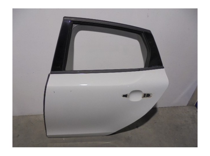 Recambio de puerta trasera izquierda para volvo v40 básico referencia OEM IAM 32321999 BLANCA 5 PUERTAS