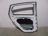 Recambio de puerta trasera izquierda para volvo v40 básico referencia OEM IAM 32321999 BLANCA 5 PUERTAS