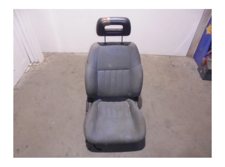 Recambio de asiento delantero derecho para toyota celica celica 1600 referencia OEM IAM  TELA GRIS 3 PUERTAS