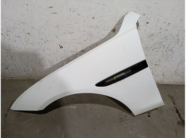 Recambio de aleta delantera izquierda para jaguar xe (x760) 2.0 d referencia OEM IAM T4N2637 T4N2637 