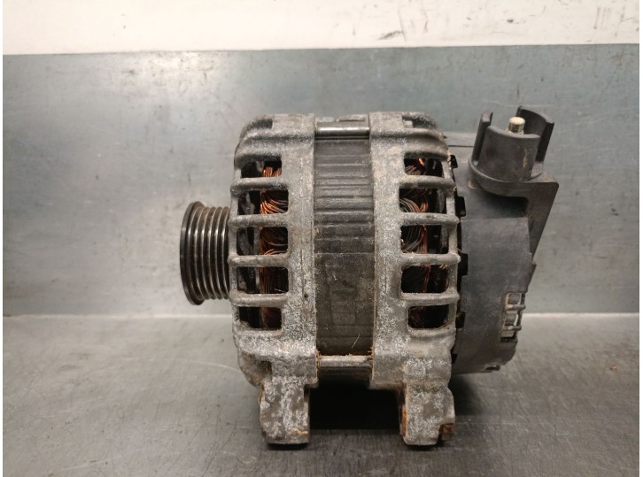 Recambio de alternador para jaguar xe (x760) 2.0 d referencia OEM IAM GX7310300CE T2H18582 0125812068 BOSCH