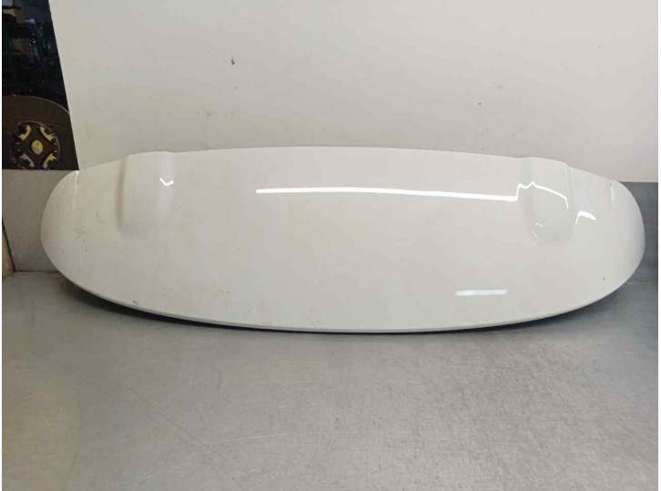 Recambio de aleron trasero para renault clio iv 0.9 tce referencia OEM IAM 960302398R  