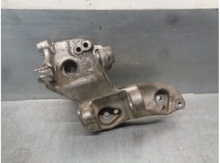 Replacement alternator bracket for Ford Fiesta (CBK) 1.4 TDCi CAT OEM IAM reference 9641715580 