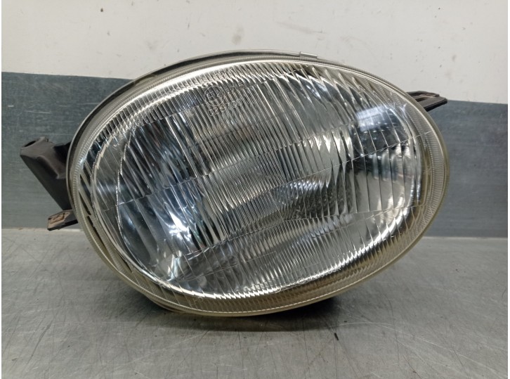 Replacement right headlight for Toyota Corolla (E11) 1.6 16V OEM IAM reference 082121183R 5 DOORS