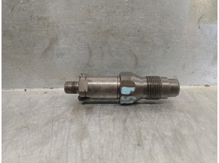 Replacement injector for citroën xsara berlina 1.9 diesel OEM IAM reference LCR6736001 LCR6736001 LUCAS