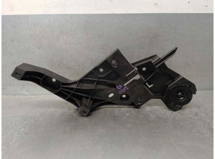 Replacement trim for Citroën DS5 2.0 HDi FAP OEM IAM reference 9671131880 LEFT DOOR HANDLE BRACKET 