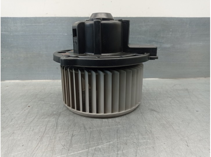 Recambio de motor calefaccion para kia carnival ii 2.9 crdi cat referencia OEM IAM 0K55261C07  