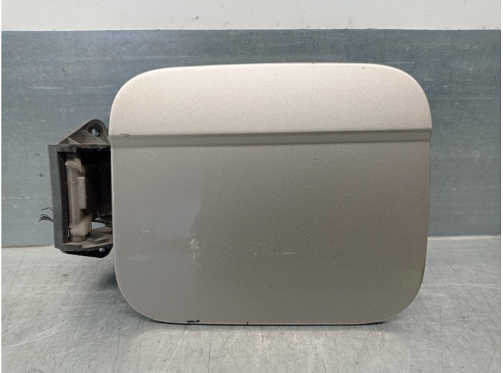 Recambio de tapa exterior combustible para kia carnival ii 2.9 crdi cat referencia OEM IAM OK53A42410 