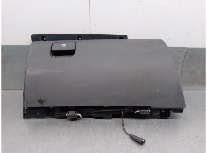 Recambio de guantera para jaguar xe (x760) 2.0 d referencia OEM IAM GX73060K63AA  