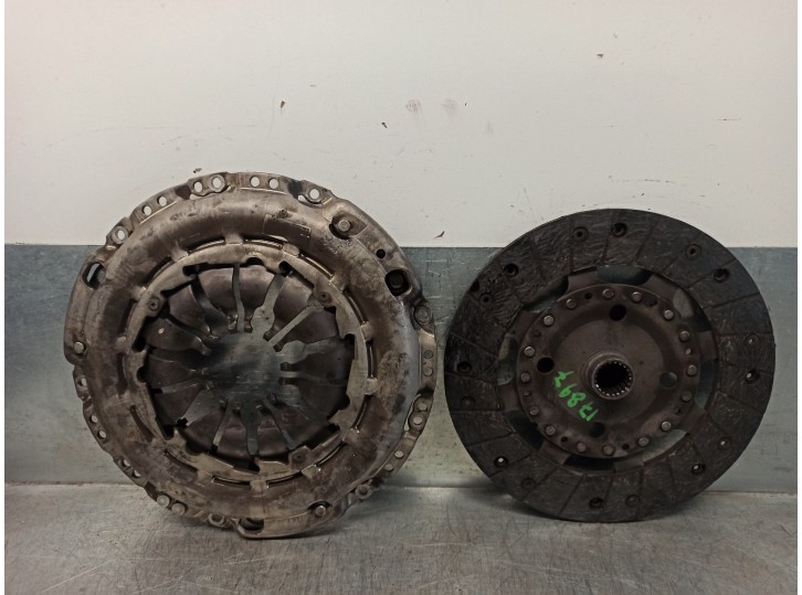 Recambio de kit embrague para renault megane iii coupe 1.2 tce referencia OEM IAM 302100495R  