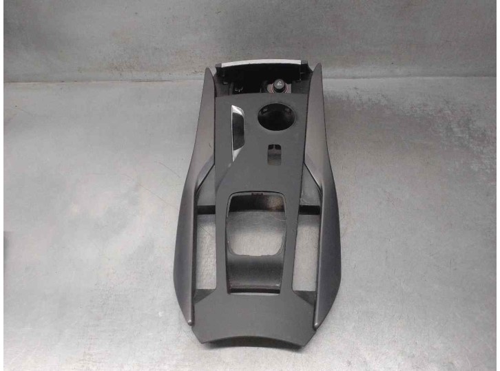 Replacement central armrest for Citroën DS5 2.0 HDI FAP OEM IAM reference 9804420877 