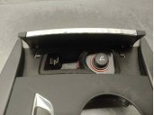 Replacement central armrest for Citroën DS5 2.0 HDi FAP OEM IAM reference 9804420877 
