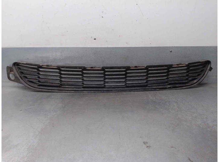Replacement front bumper grille for Citroën DS5 2.0 HDi FAP OEM IAM reference 9673279077 