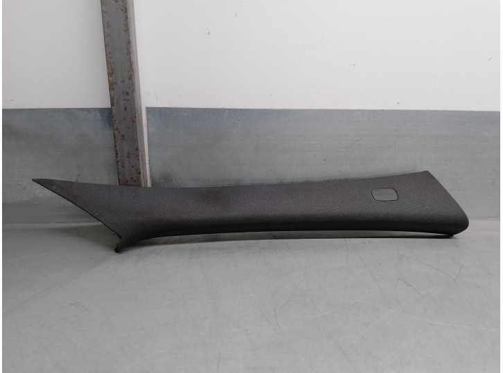 Recambio de molduras delanteras para mercedes-benz clase a (w176) 1.5 cdi cat referencia OEM IAM A1766901800  