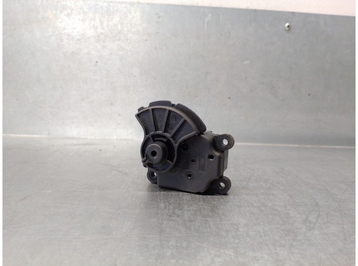 Recambio de motor calefaccion para peugeot 5008 1.6 hdi fap cat (9hz / dv6ted4) referencia OEM IAM P1975001U DE TRAMPILLA 