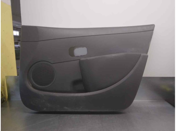 Recambio de guarnecido puerta trasera derecha para renault clio grandtour business referencia OEM IAM 8200293530  5 PUERTAS