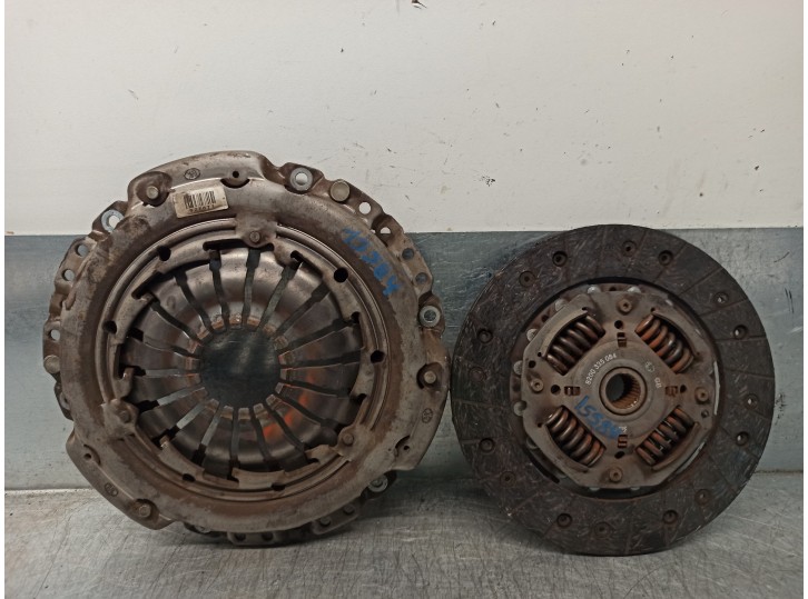 Recambio de kit embrague para renault clio grandtour business referencia OEM IAM 8200527569 301016758R 