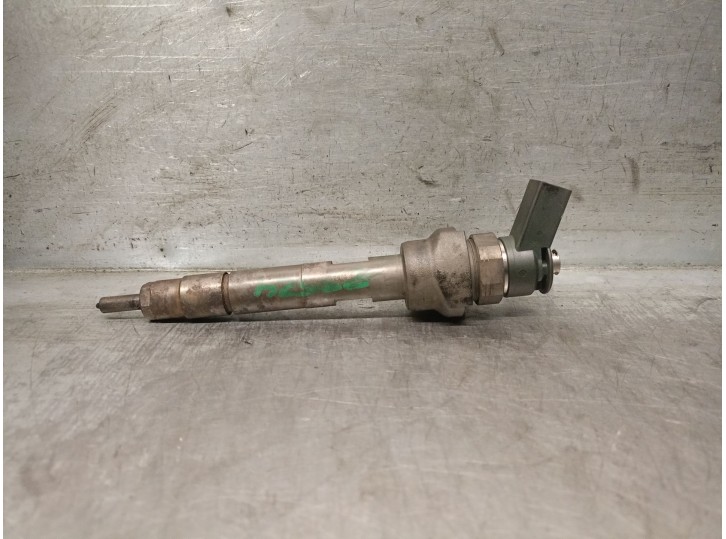 Recambio de inyector para bmw serie 1 berlina (e81/e87) 2.0 turbodiesel cat referencia OEM IAM 779844604 779844604 04455110289 B