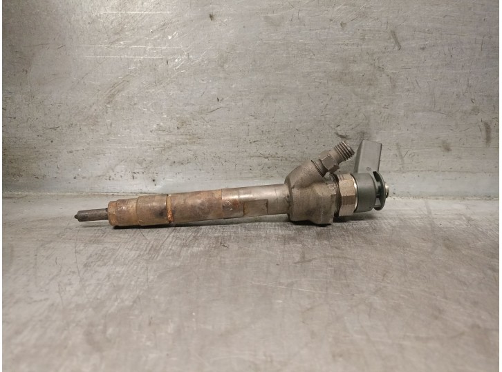Recambio de inyector para bmw serie 1 berlina (e81/e87) 2.0 turbodiesel cat referencia OEM IAM 779844604 779844604 04455110289 B