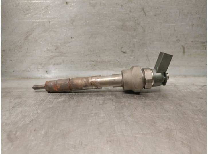 Recambio de inyector para bmw serie 1 berlina (e81/e87) 2.0 turbodiesel cat referencia OEM IAM 779844604 779844604 04455110289 B